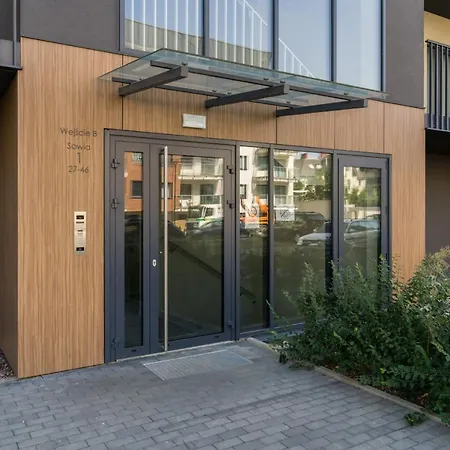 Family 62m - Sowia With Garage & Balcony By Renters شقة