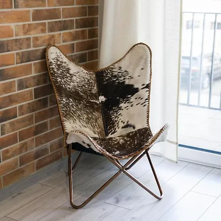 Family 62m - Sowia With Garage & Balcony By Renters شقة *