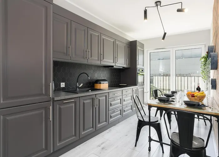 Family 62m - Sowia With Garage & Balcony By Renters Poznan